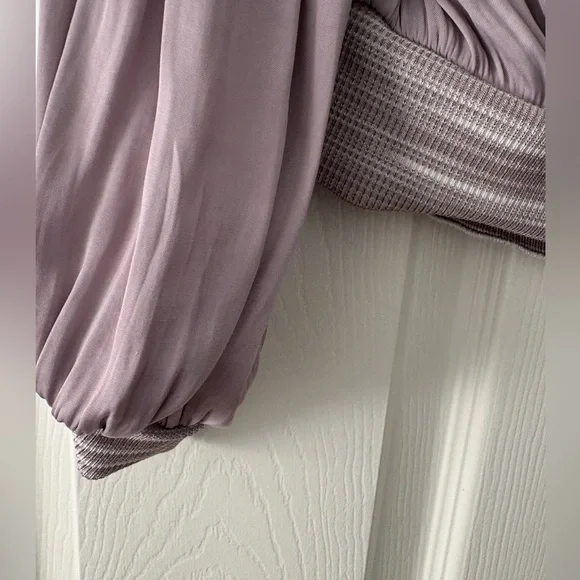 Current Air Women's Sz Small Light Purple Long Sleeve Satin Top Good Condition - Picture 2 of 8